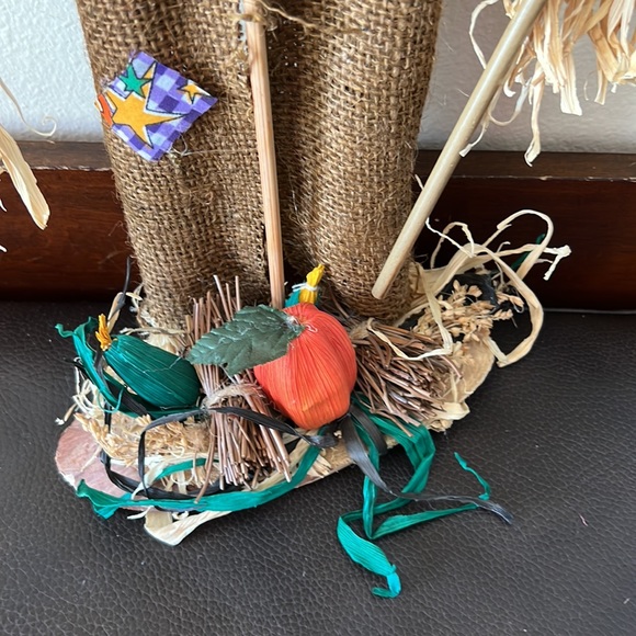 Vtg Halloween Scarecrow w/Sunflower Hat on Standing Wooden Base - Picture 6 of 9